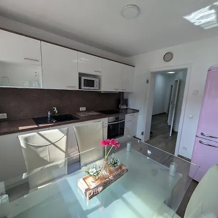 Hornblick Mit 1 Doppelbett Und 2 Schlafsessel Mindestaufenthalt 2 Naechte Apartamento