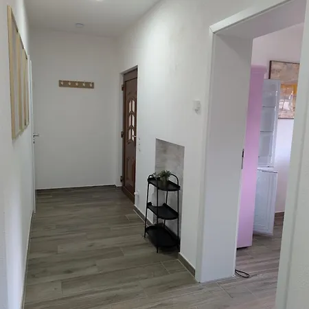 Hornblick Mit 1 Doppelbett Und 2 Schlafsessel Mindestaufenthalt 2 Naechte Altenahr